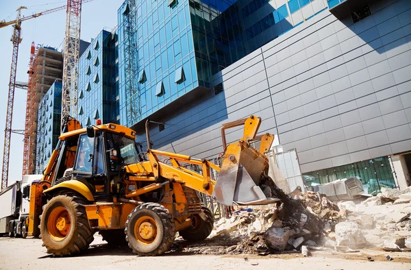 yaweh-5-excavator-on-a-construction-site.jpg